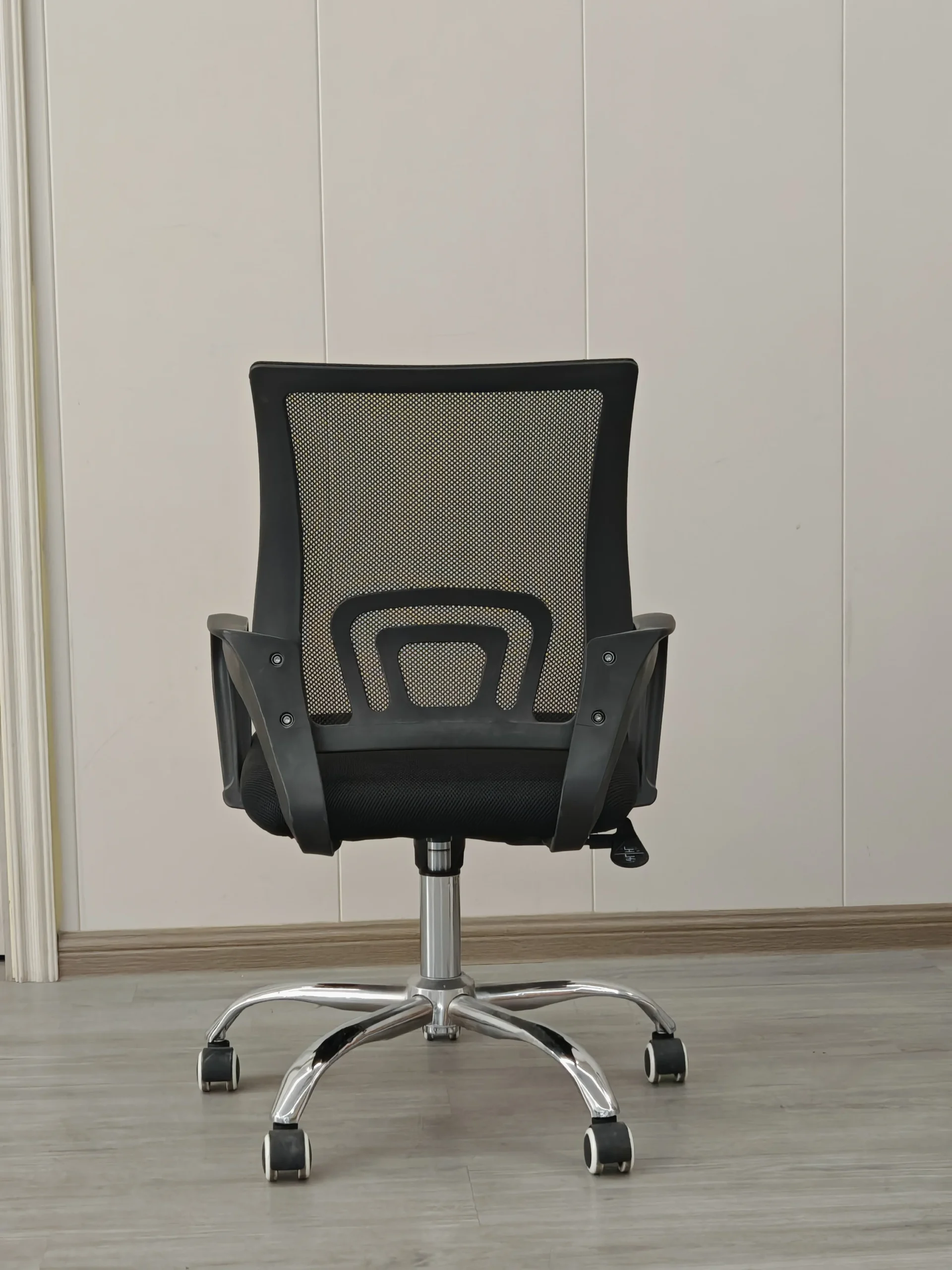 Chaise EcoComfort - Écologique, Confortable et Responsable – Image 3