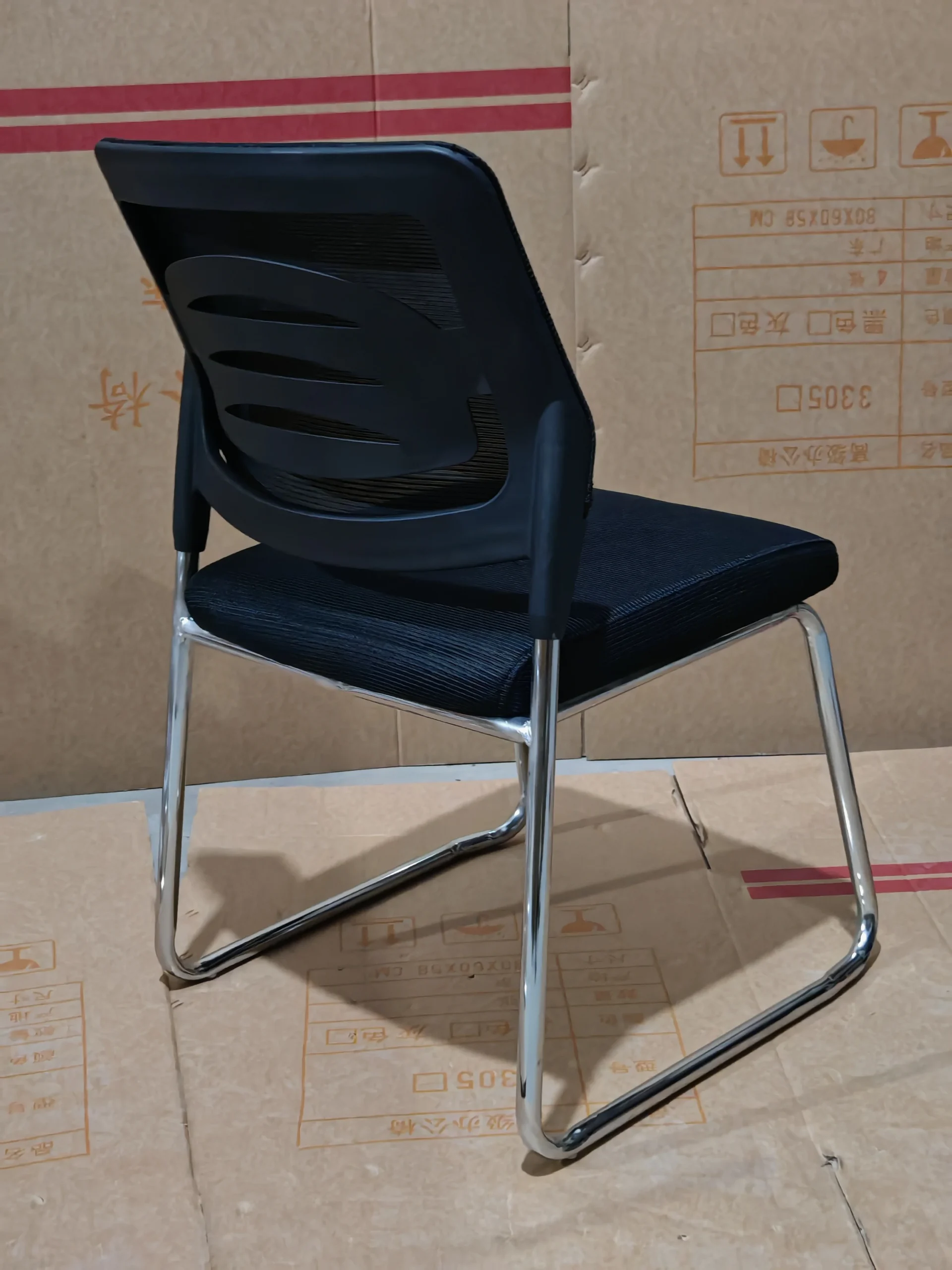 Chaise Luxe Visitor - Accueil Premium pour vos Invités – Image 3
