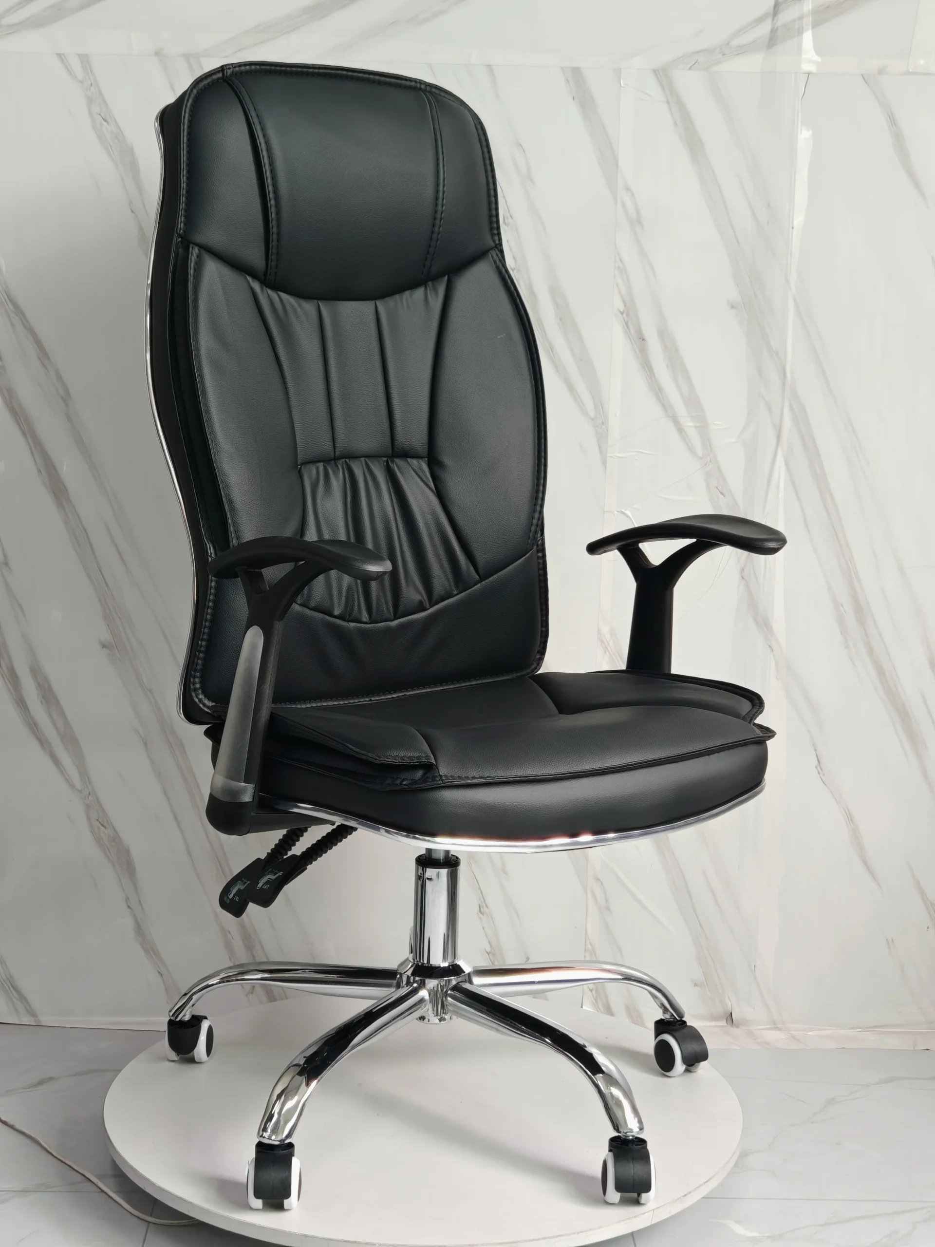 Chaise Regal PU - Élégance en Polyuréthane de Qualité – Image 2