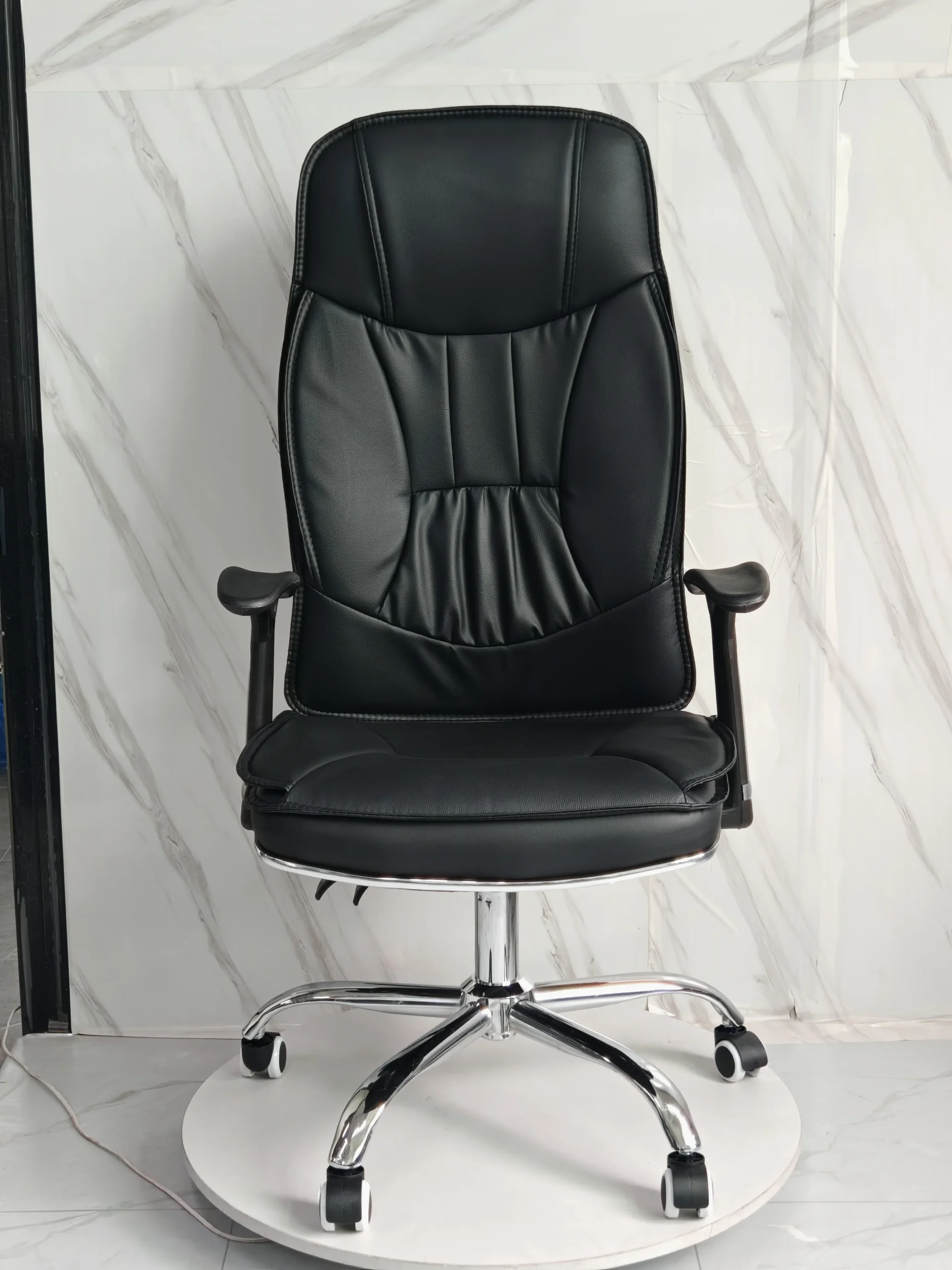 Chaise Regal PU - Élégance en Polyuréthane de Qualité – Image 3